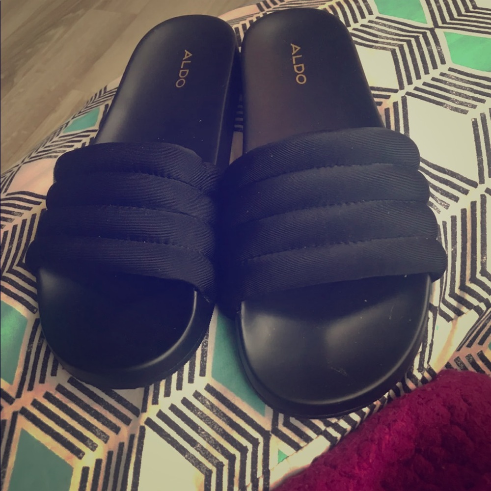 Aldo slides
